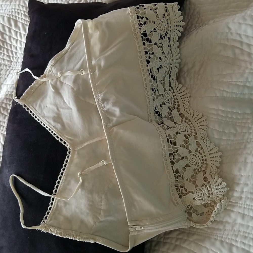 Crop top - Picture 2 of 4